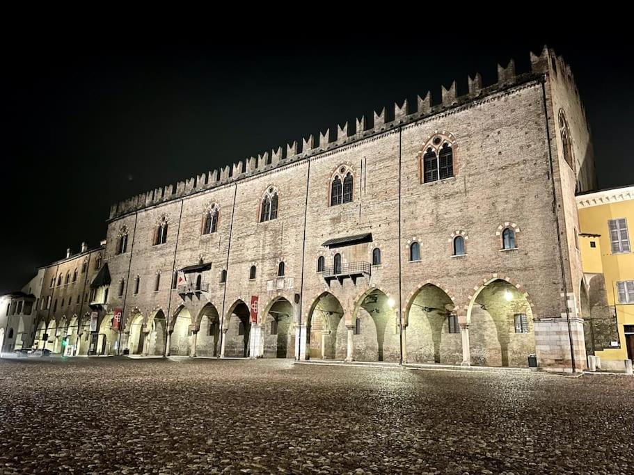 Wonderful Central Apartment! Mantua Exterior foto